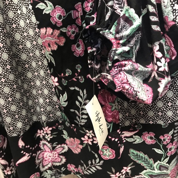 Style & Co Blouse - Picture 3 of 3